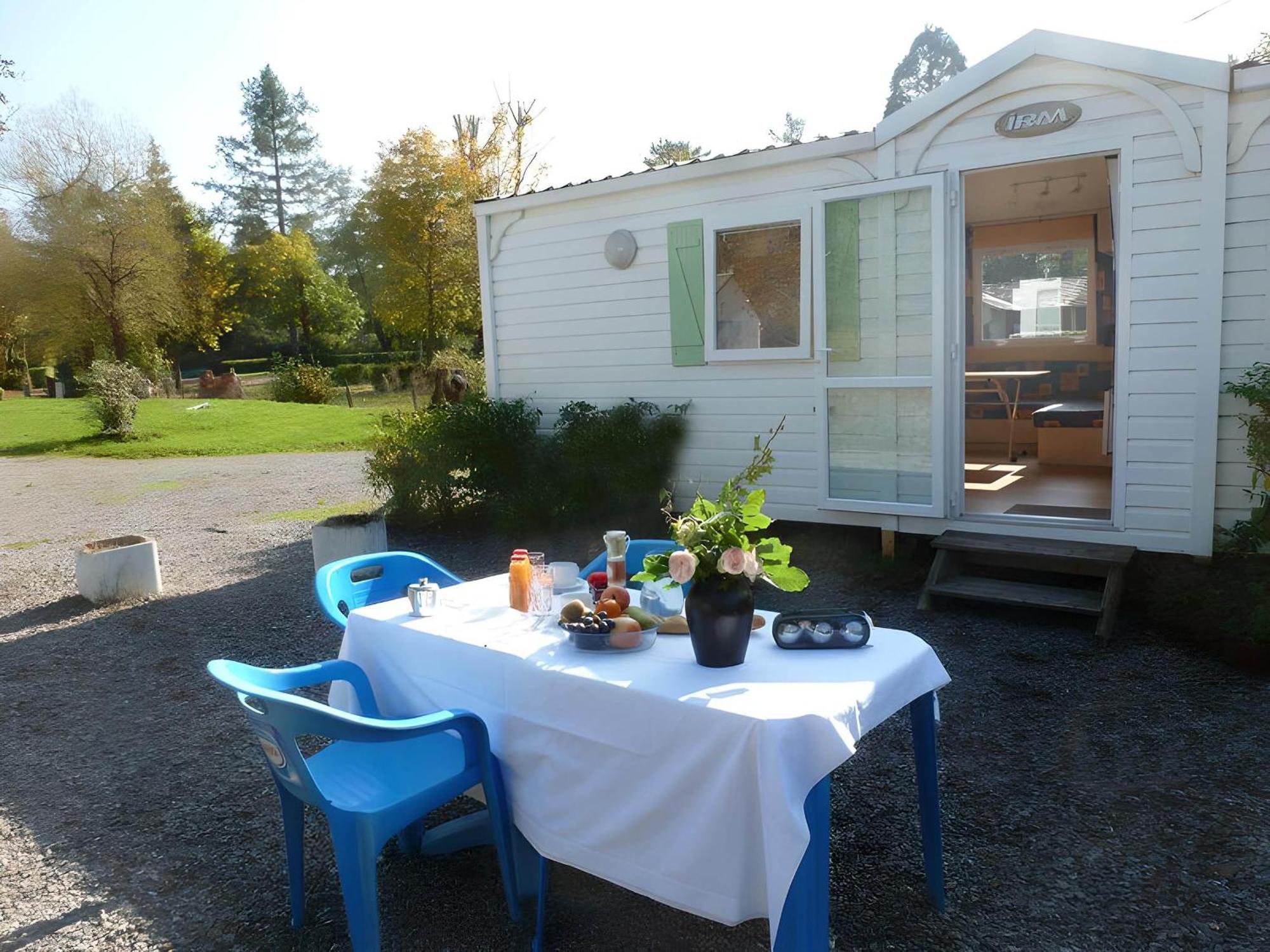 Camping Des Bains Saint-Honore-les-Bains Екстер'єр фото
