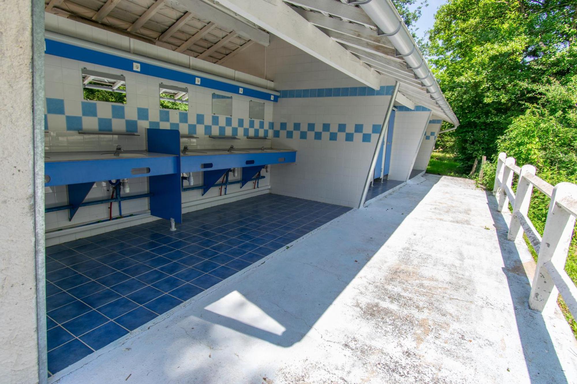 Camping Des Bains Saint-Honore-les-Bains Екстер'єр фото