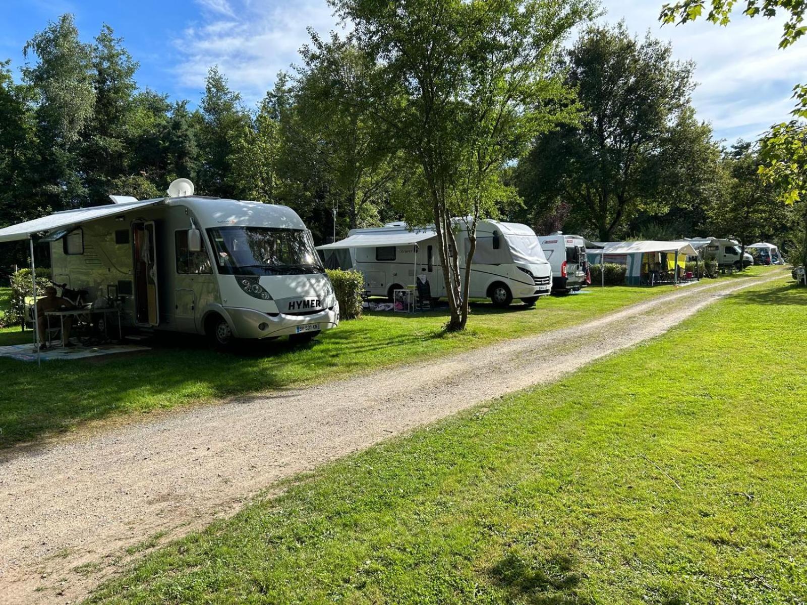 Camping Des Bains Saint-Honore-les-Bains Екстер'єр фото