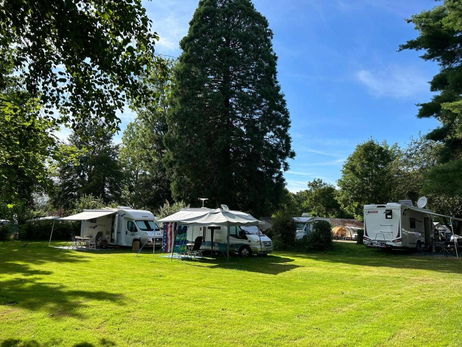 Camping Des Bains Saint-Honore-les-Bains Номер фото
