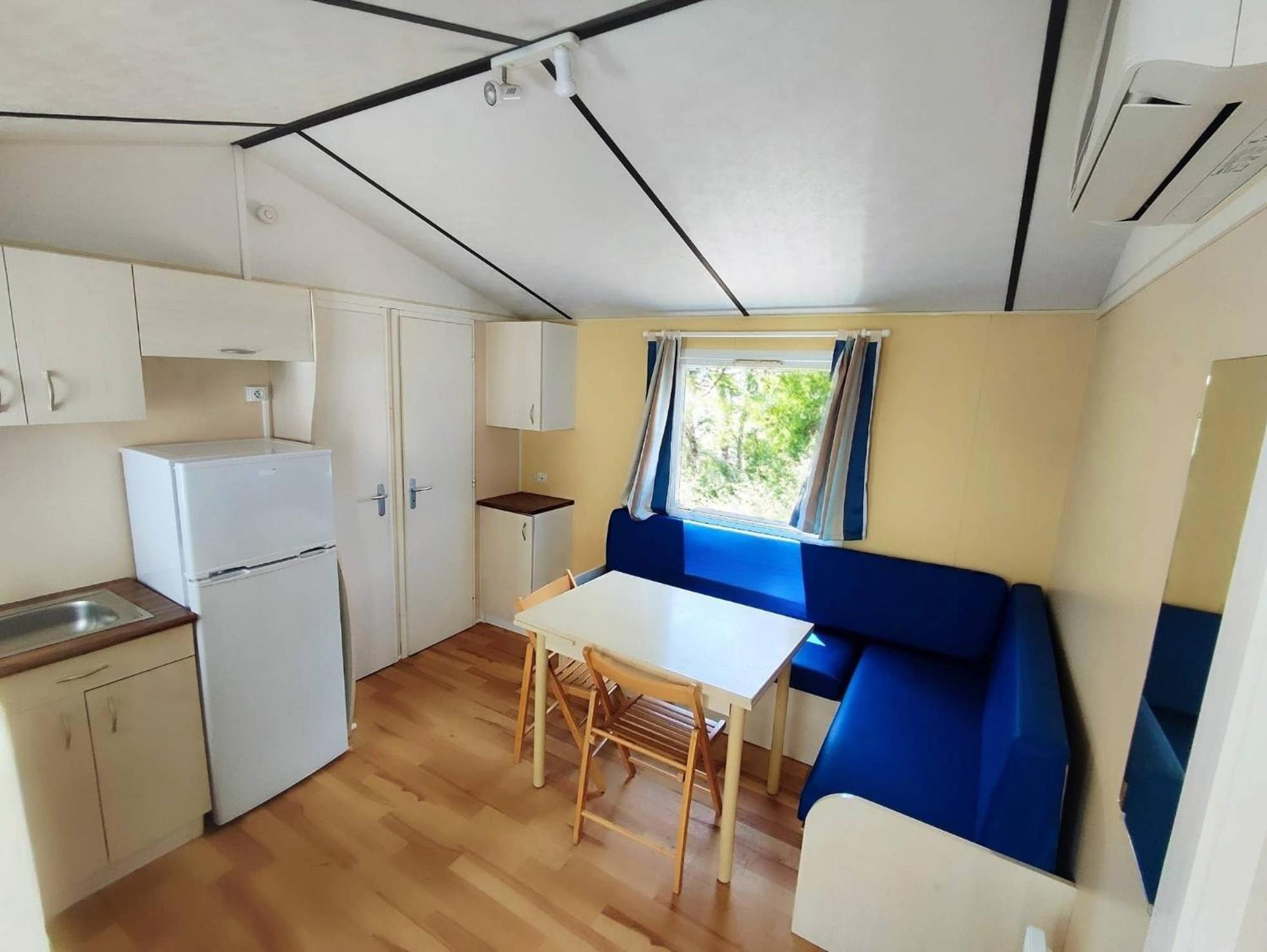 Camping Des Bains Saint-Honore-les-Bains Номер фото